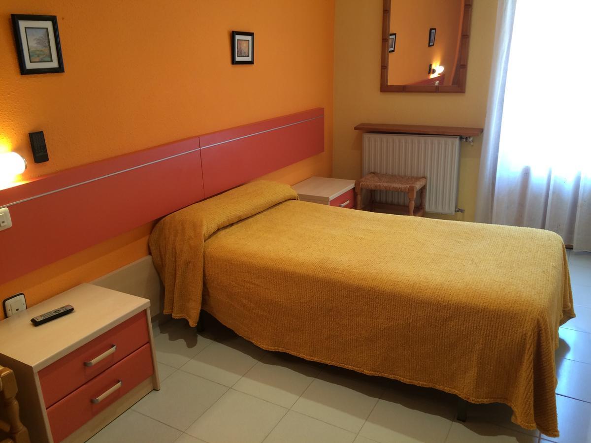 Hostal Los Valles Б'єльса Номер фото